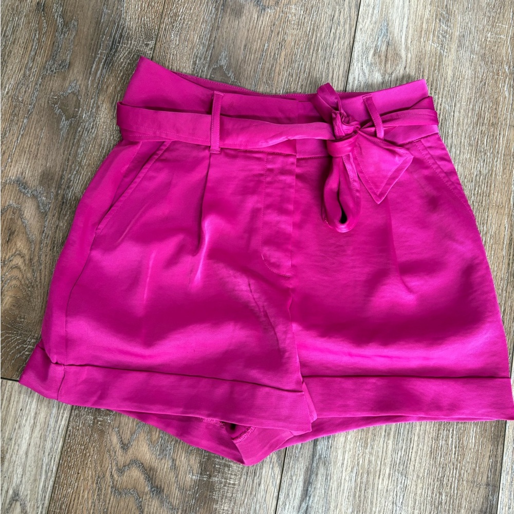 Express Women’s shortie super High-rise Tie-Belt Shorts in magenta size 2